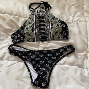 ☀️ 3/$15 sale halter top bikini